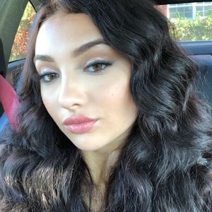 Meet your Posher, Charlotte